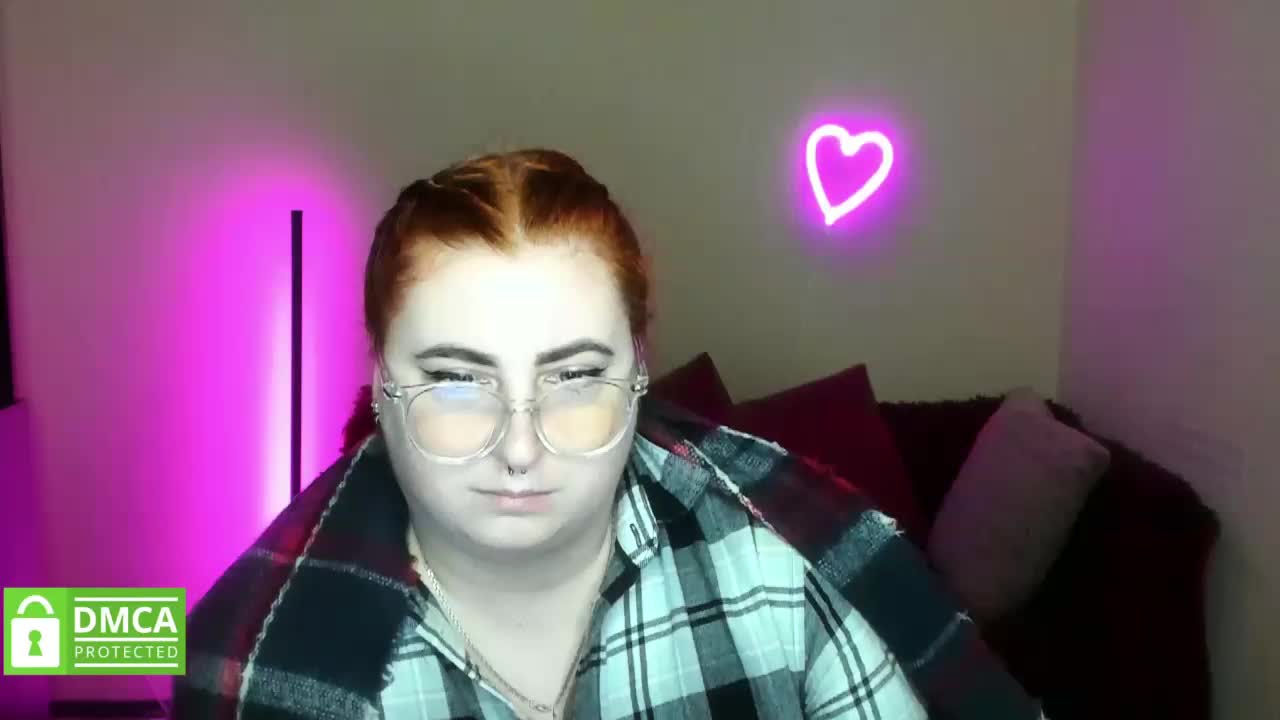 Aliciaredluv Adult Chat November 4, 2025