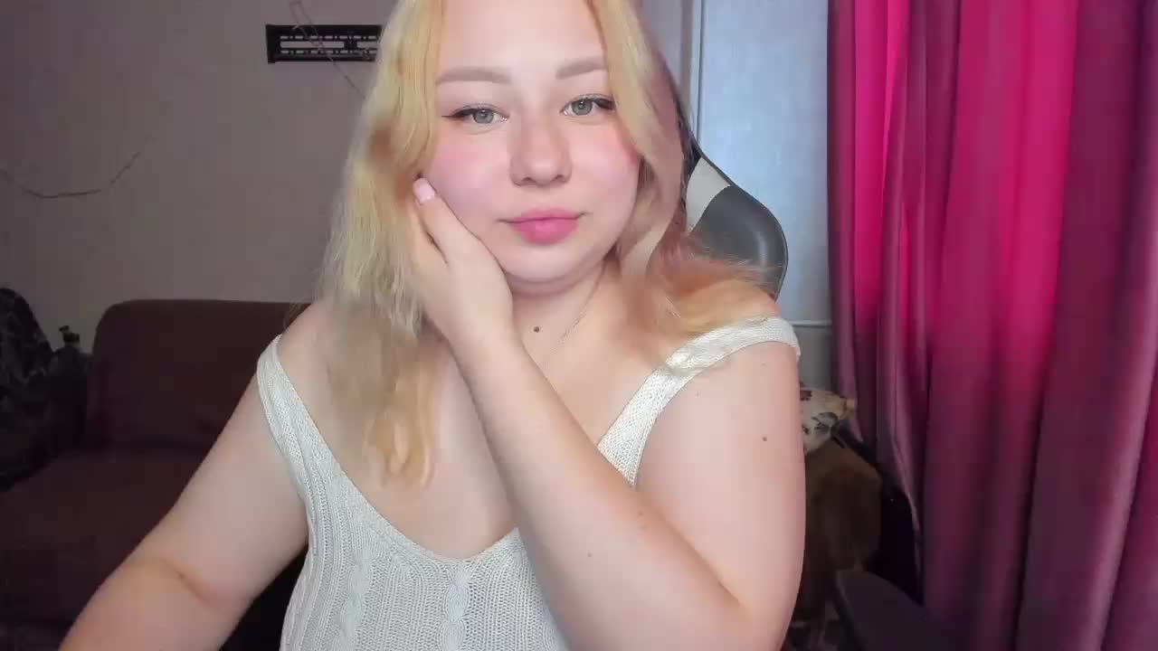 MilkaFoxy Adult Chat November 4, 2025