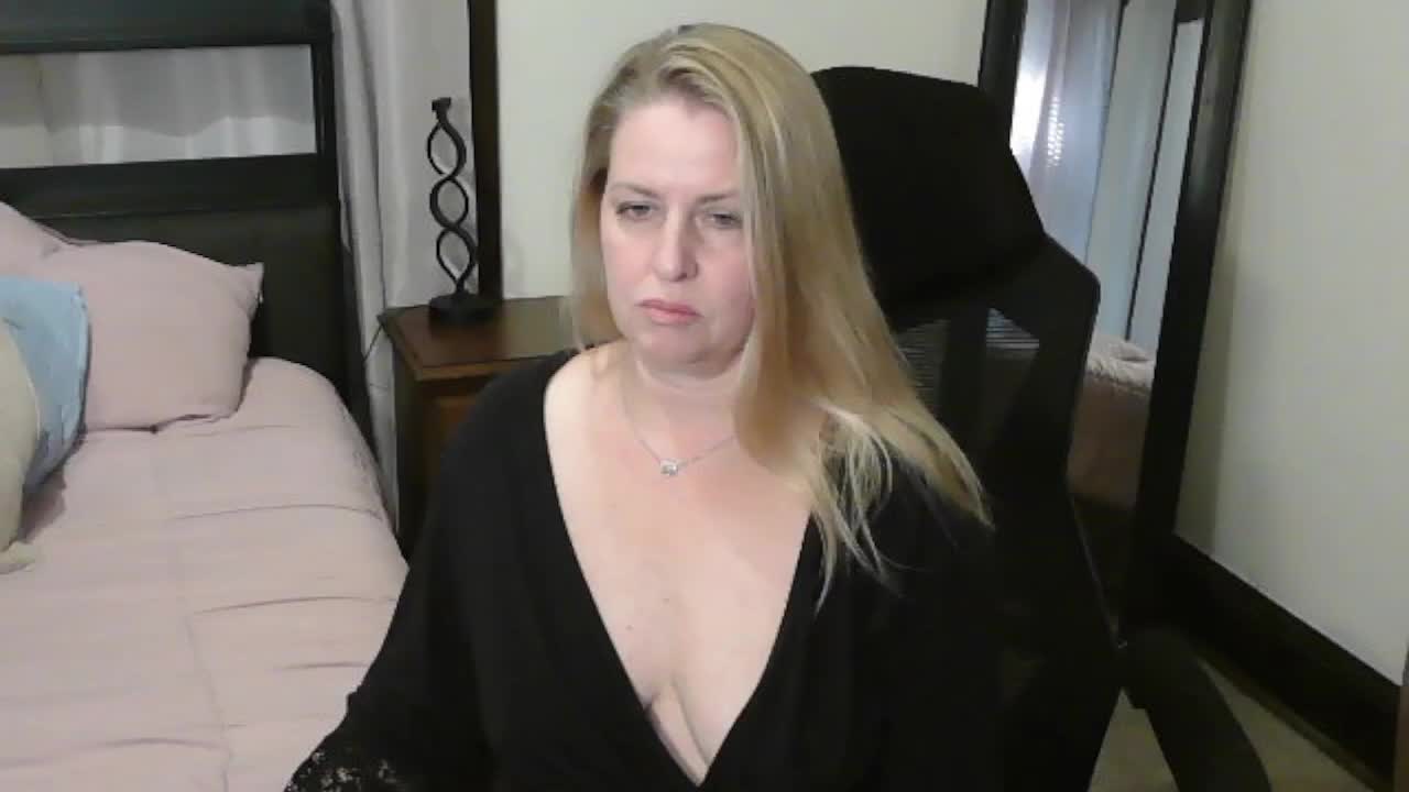 Holliekate Adult Chat November 5, 2025