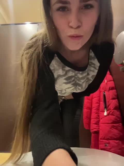 LolaSexxx Adult Chat November 4, 2025