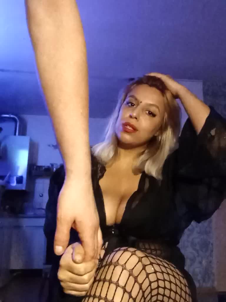 SunnyLeo88 Adult Chat November 4, 2025