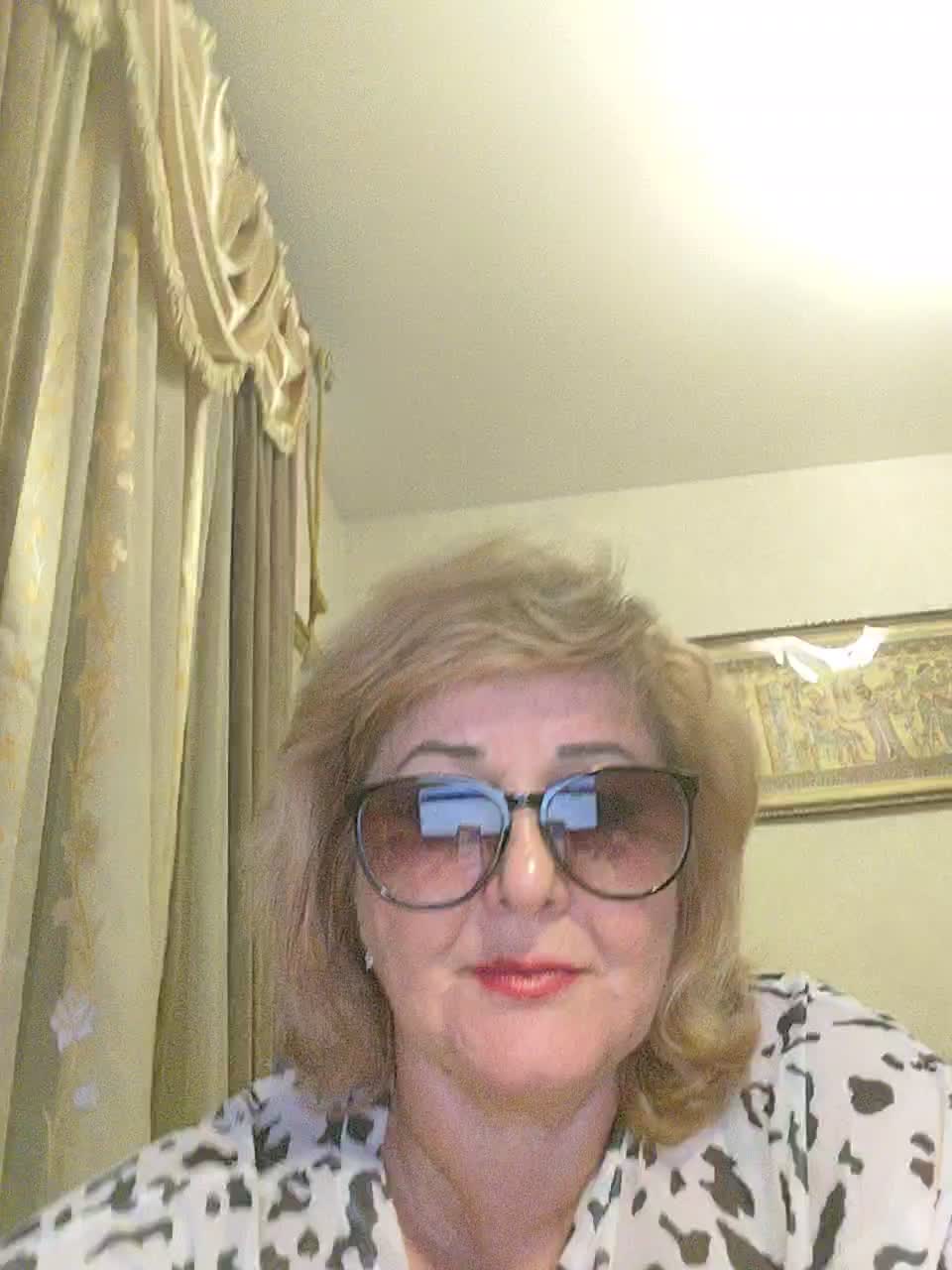 KarinkaSweet Adult Chat November 5, 2025