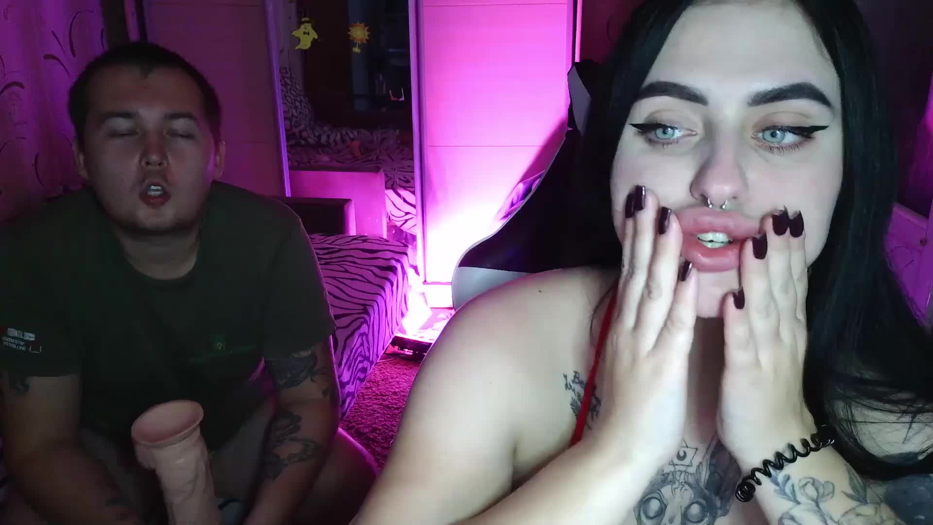 muzh-zhena Adult Chat November 4, 2025