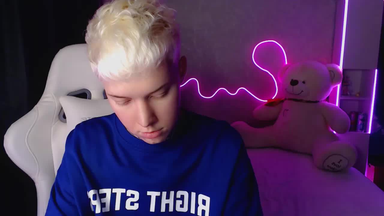 tezes Adult Chat November 4, 2025