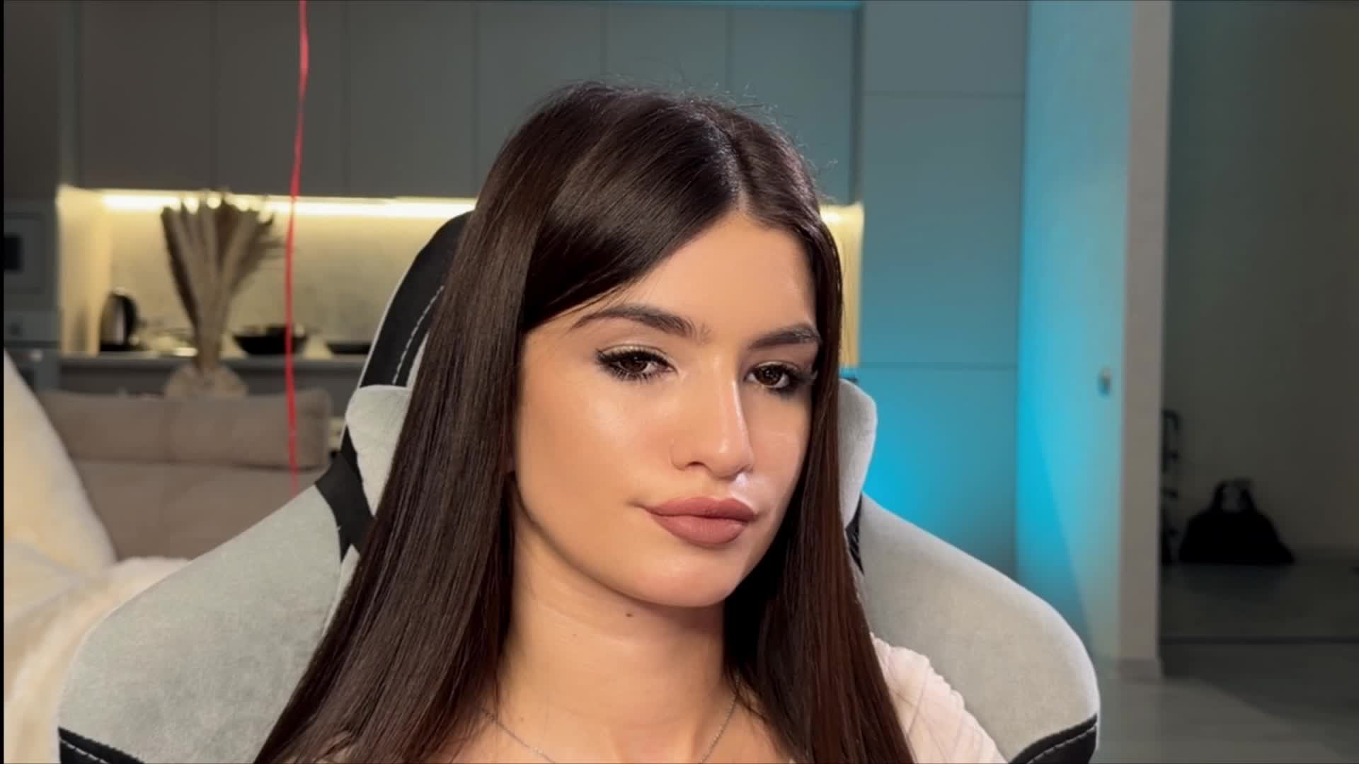 Sofi-Mi Adult Chat November 7, 2025