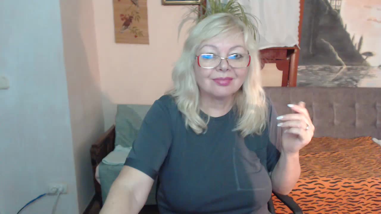 EvelynLoveShy Adult Chat November 7, 2025
