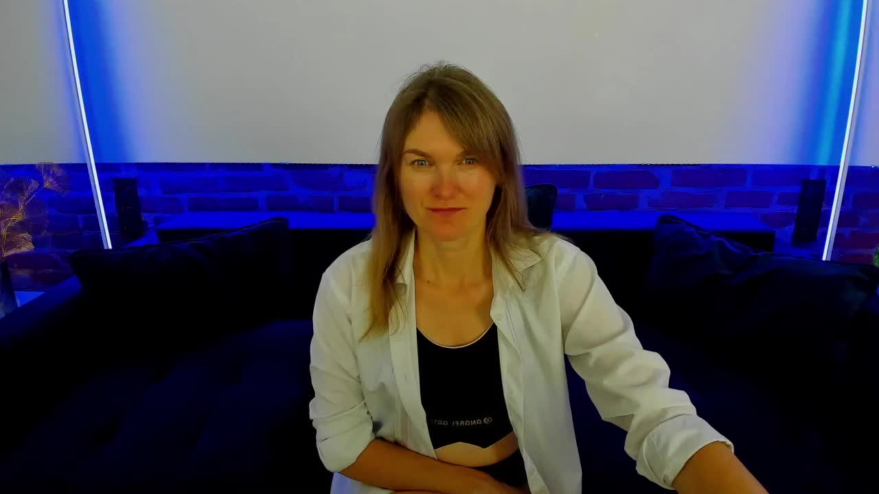 Annabel-xxx Adult Chat November 7, 2025