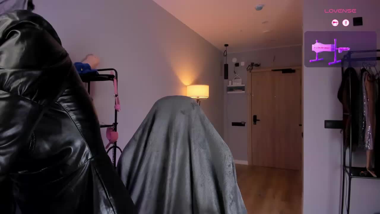 Anna-Darkness Adult Chat November 7, 2025