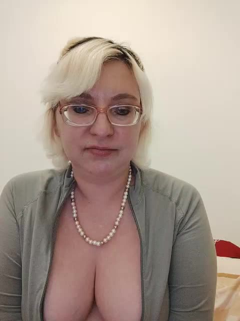 Vika211 Adult Chat November 7, 2025