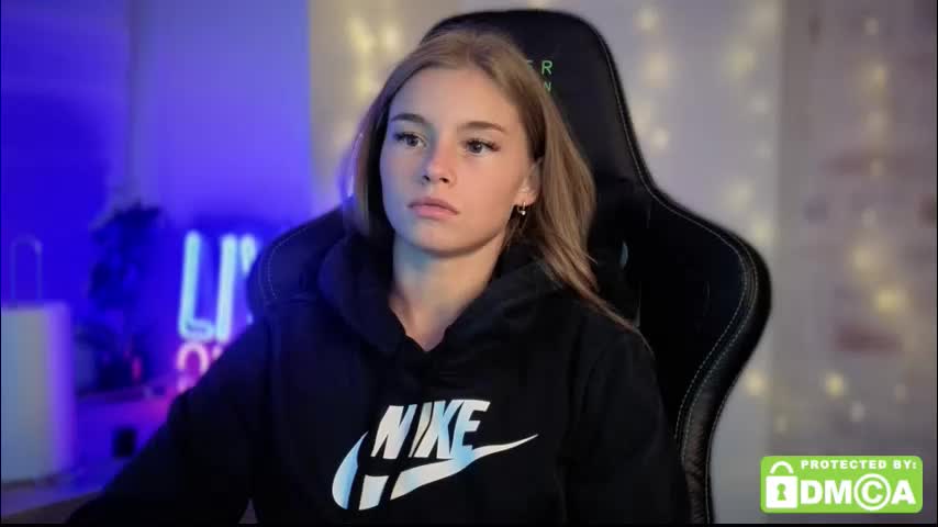 roxxxie_reid Adult Chat November 7, 2025