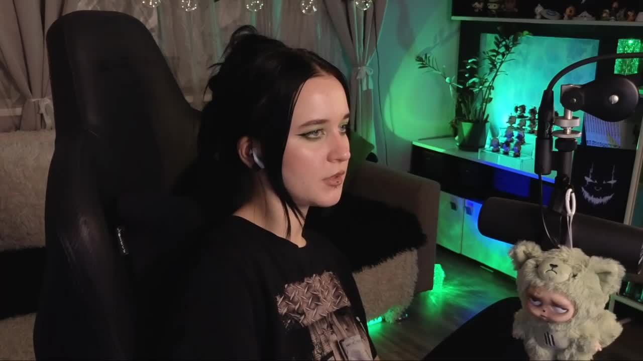 Kira_Li_Lime Adult Chat November 7, 2025