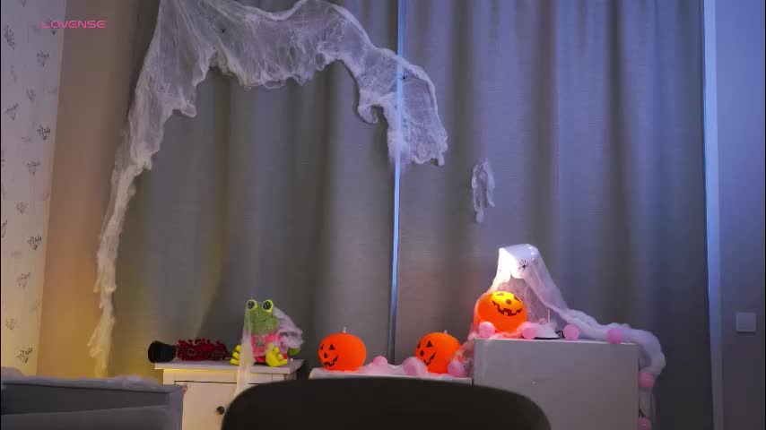 gladysacreman Adult Chat November 7, 2025