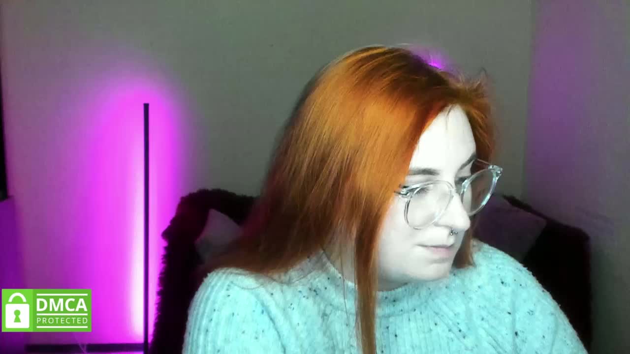 Aliciaredluv Adult Chat November 7, 2025