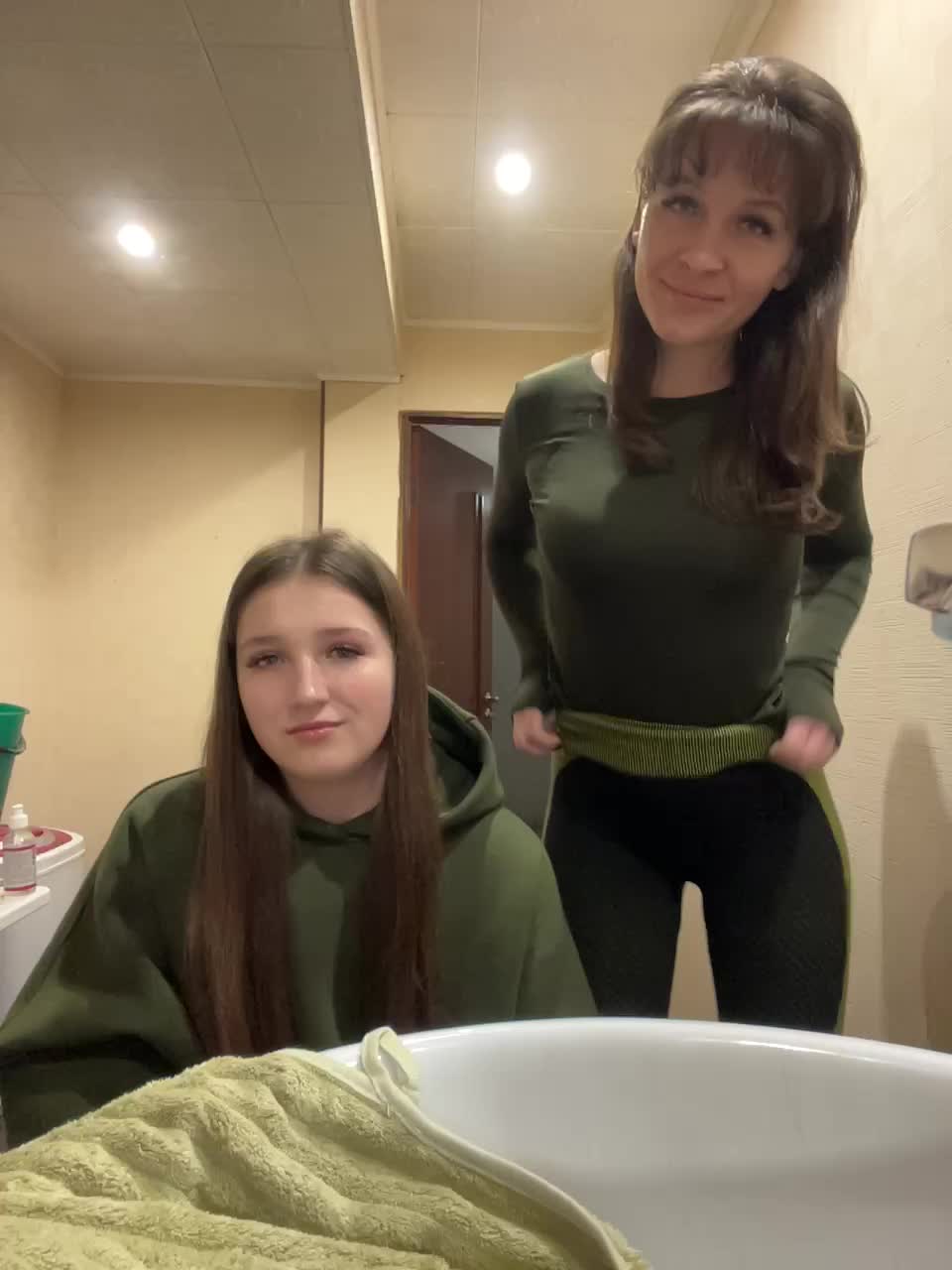 AHAHAC_HAXPEH_B_yHuTa3 Adult Chat November 7, 2025