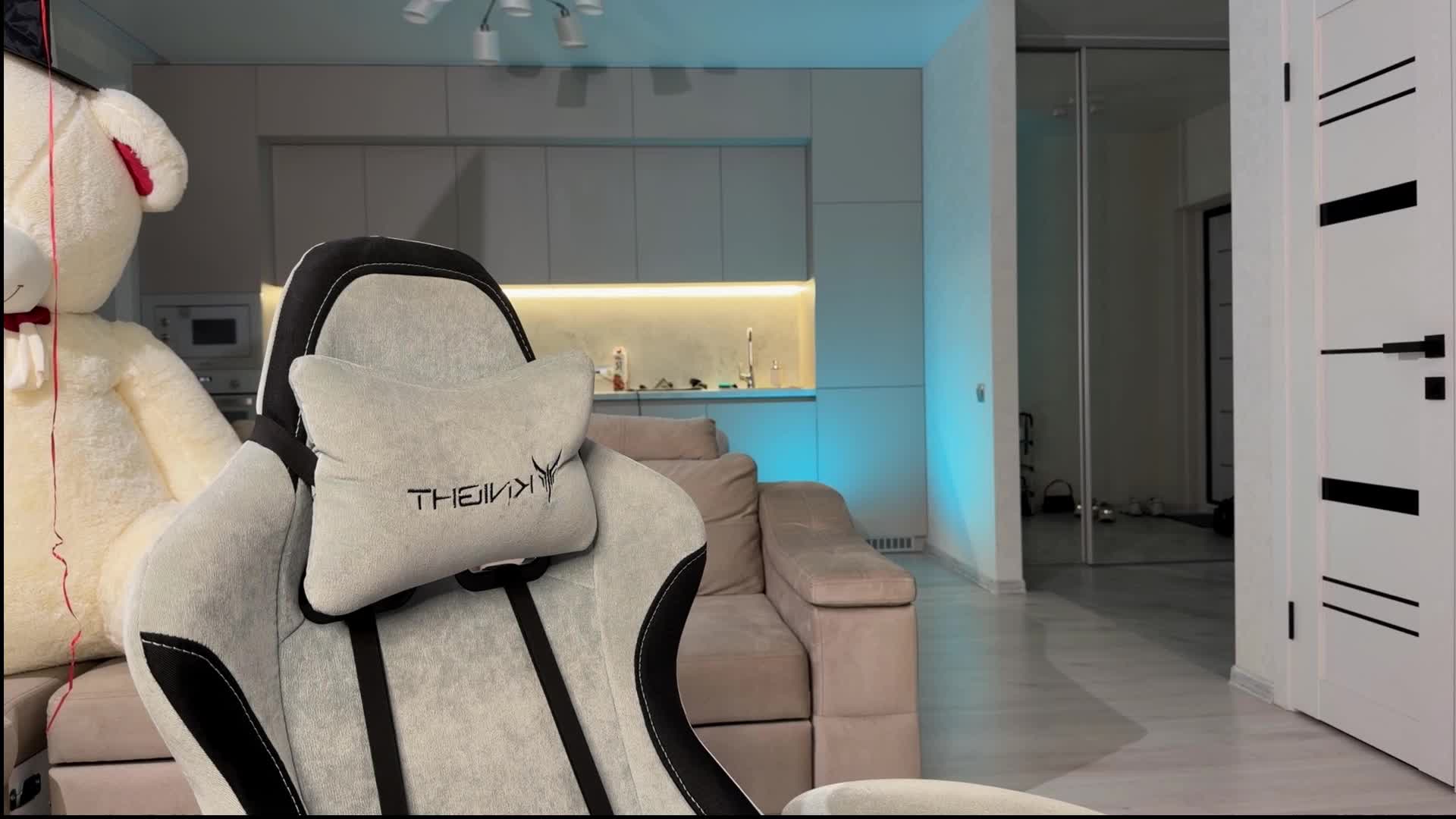 Sofi-Mi Adult Chat November 7, 2025