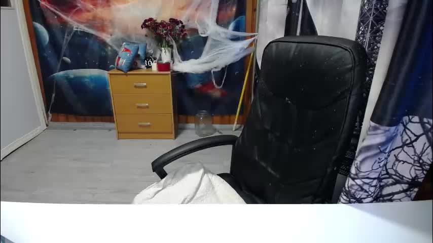 xxxnewlywedsxxx Adult Chat November 7, 2025