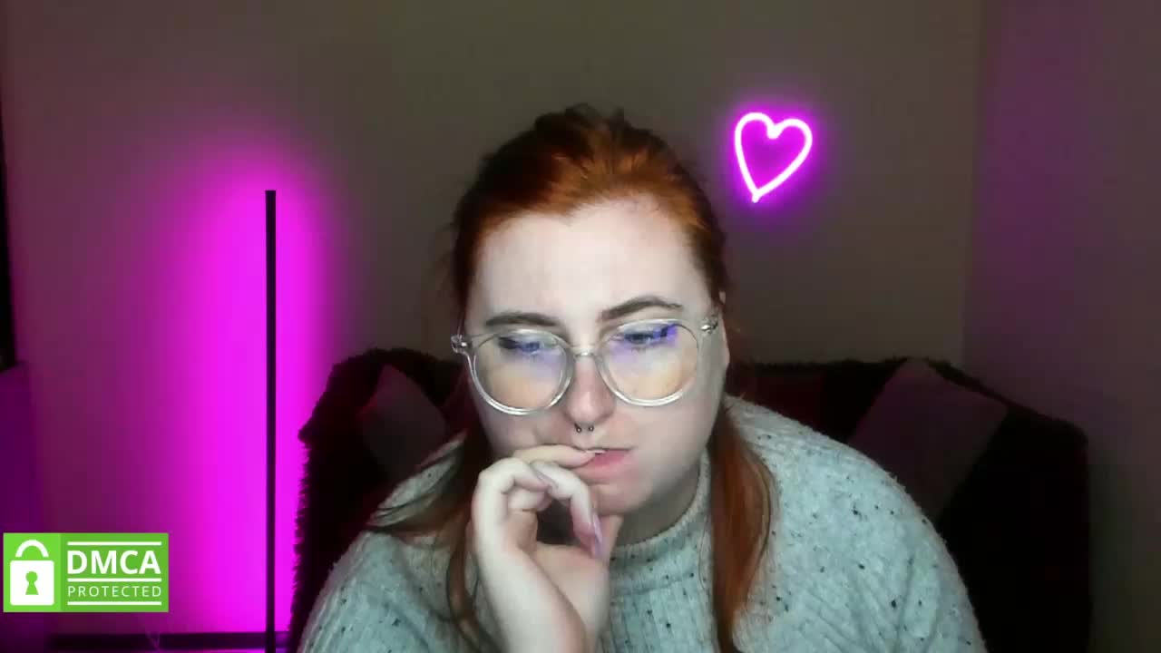 Aliciaredluv Adult Chat November 7, 2025