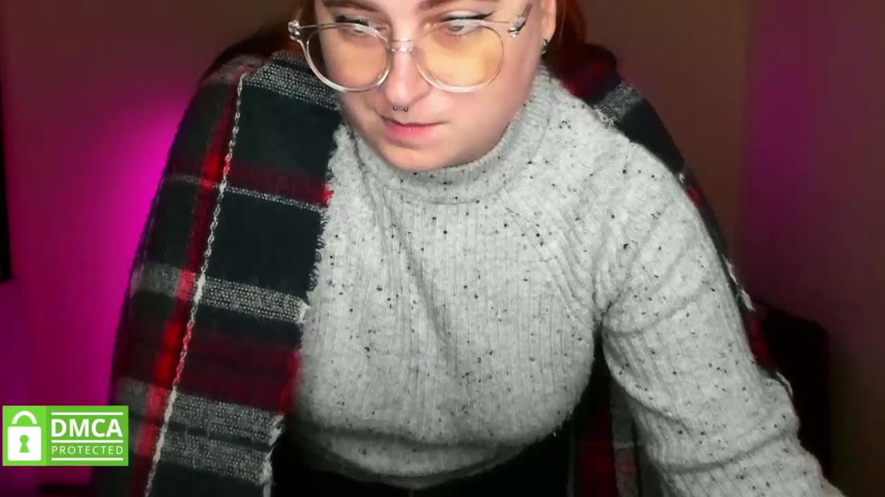 Aliciaredluv Adult Chat November 7, 2025