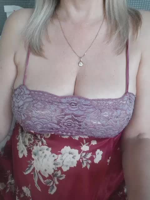 SexiestJess45 Adult Chat November 7, 2025