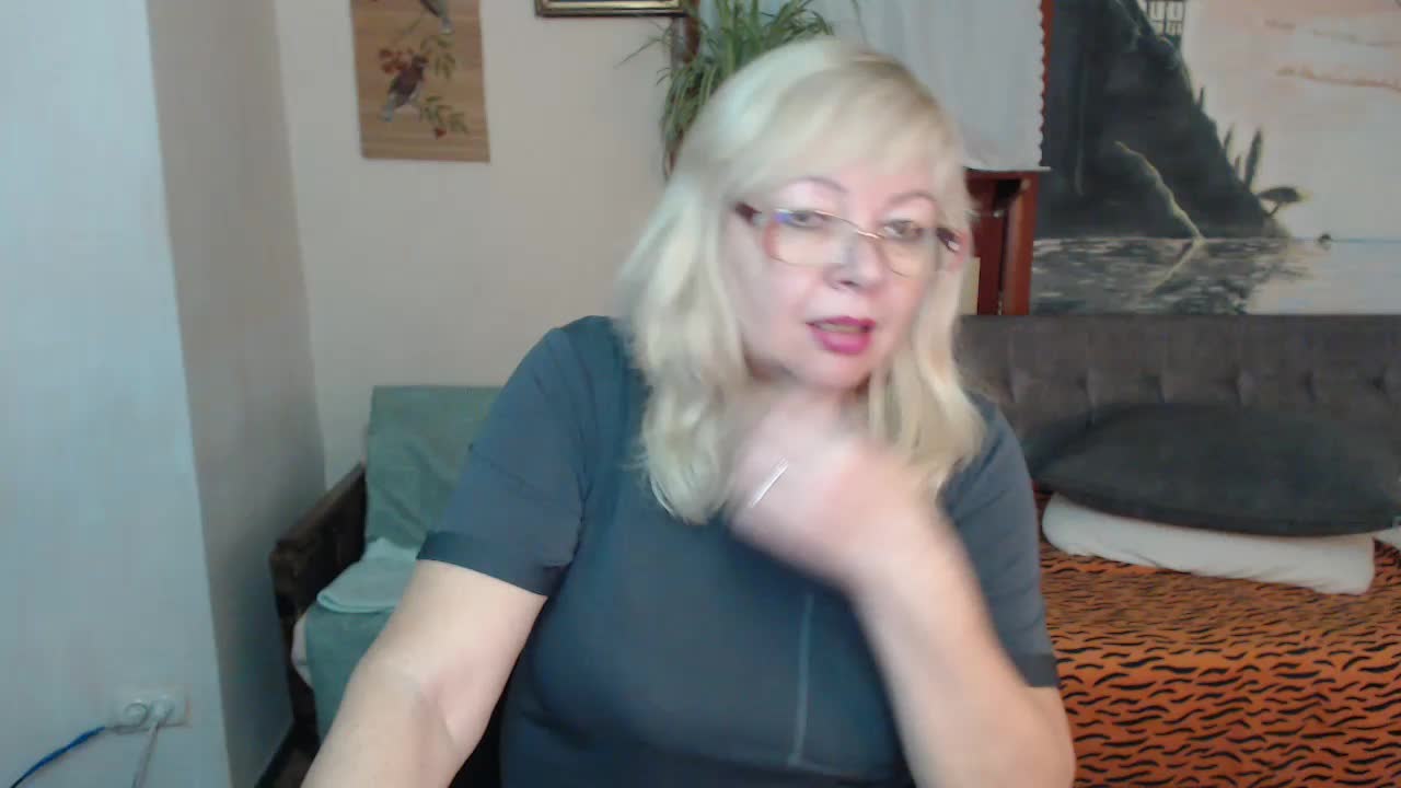 EvelynLoveShy Adult Chat November 7, 2025