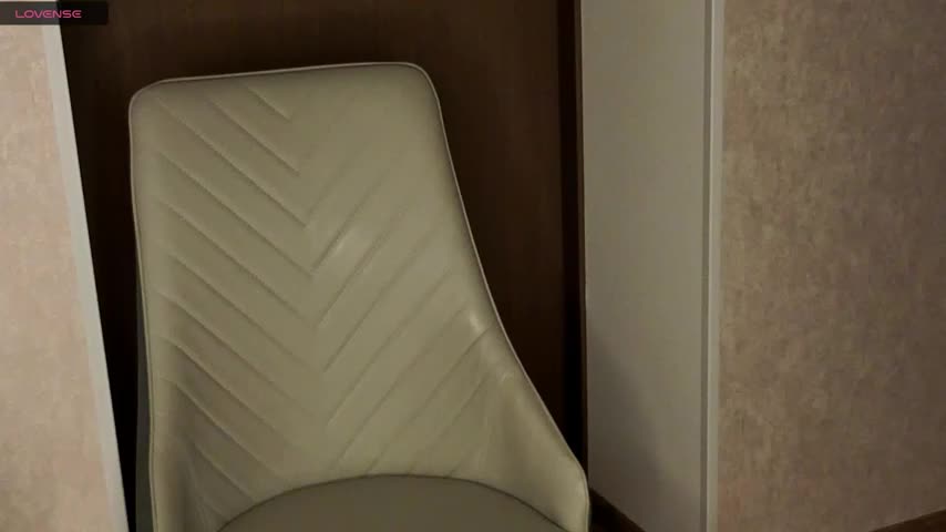 NoFace_Model Adult Chat November 7, 2025