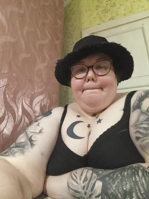 Svetlanka86 Adult Chat November 7, 2025