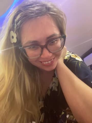 Elegant00Girl Adult Chat November 8, 2025