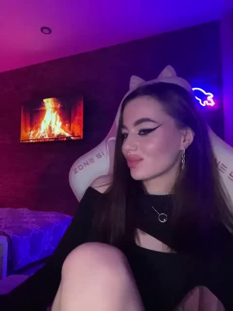 HotGirlEva Adult Chat November 8, 2025