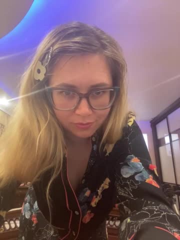 Elegant00Girl Adult Chat November 8, 2025