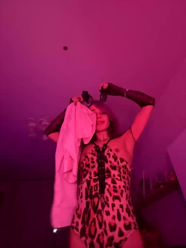 VIP17CoupleDream Adult Chat November 8, 2025