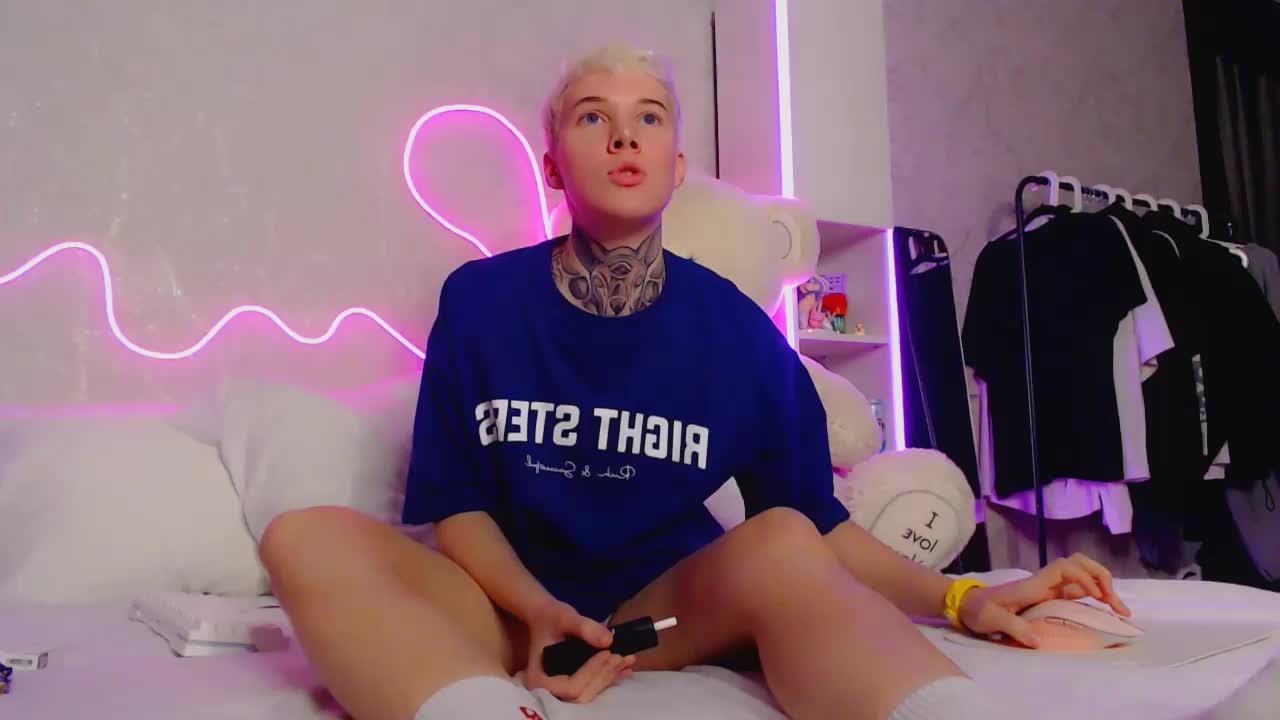 tezes Adult Chat November 8, 2025