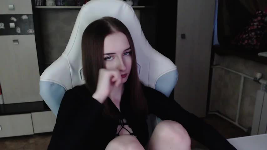 Cutti_Crystal Adult Chat November 8, 2025