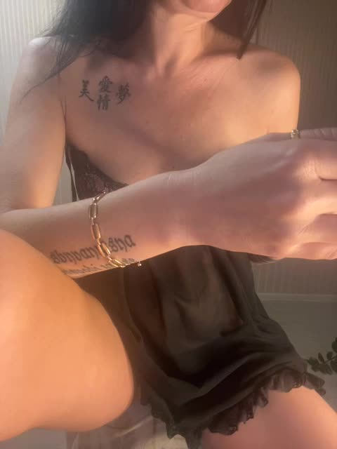 Karolina_Milf Adult Chat November 8, 2025