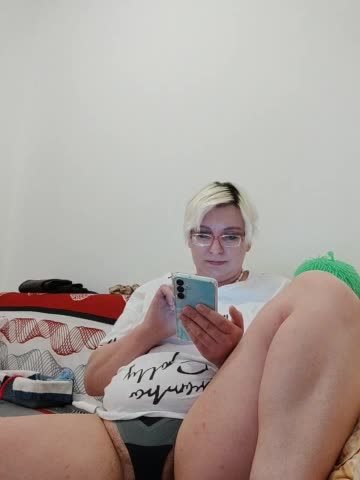 Vika211 Adult Chat November 8, 2025