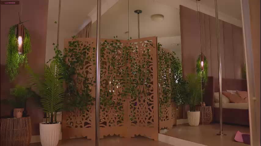 smiley_mia_ Adult Chat November 8, 2025