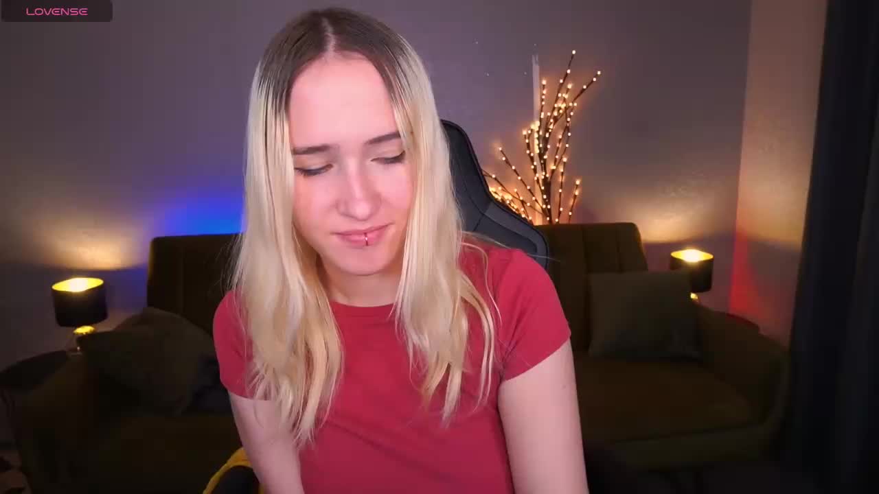 LilElfie Adult Chat November 8, 2025