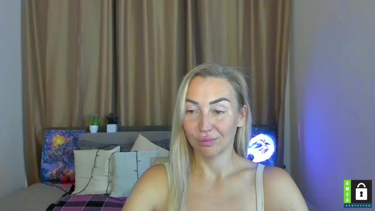 Jullyblondkiss Adult Chat November 9, 2025