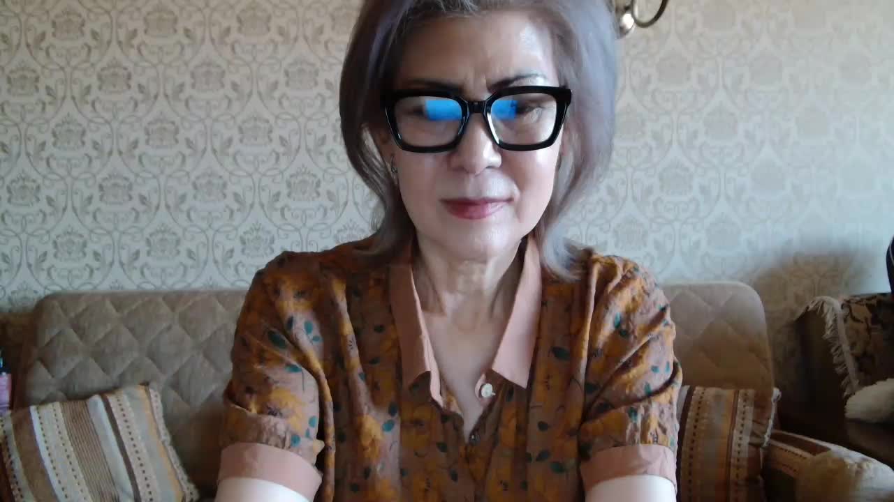 ElegantLady00 Adult Chat November 9, 2025