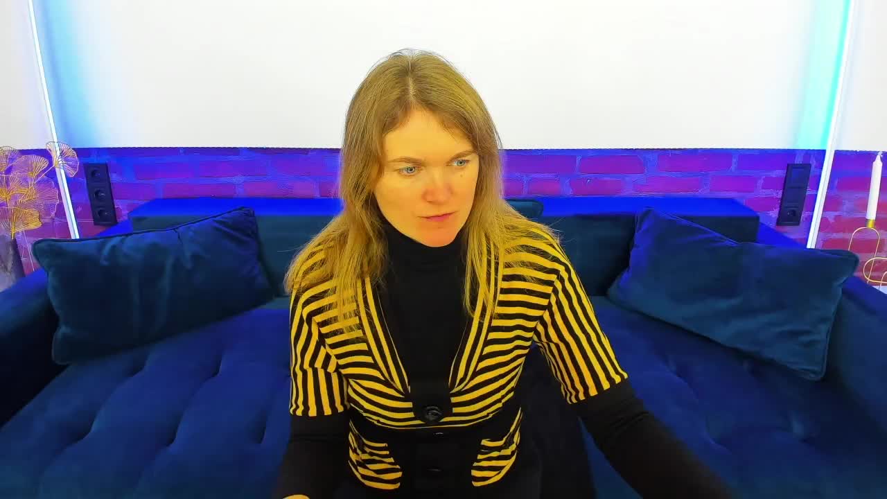 Annabel-xxx Adult Chat November 9, 2025