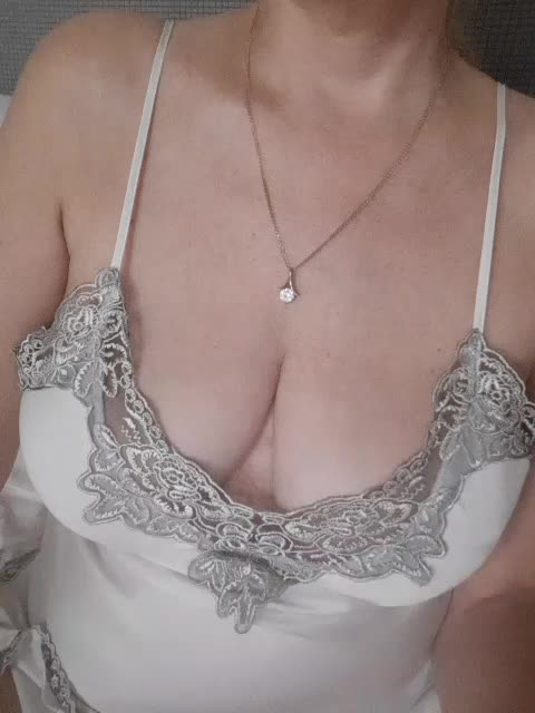 SexiestJess45 Adult Chat November 9, 2025