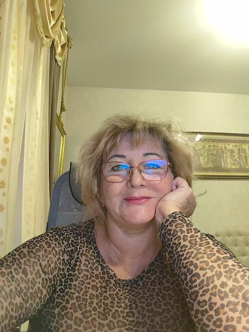 KarinkaSweet Adult Chat November 9, 2025