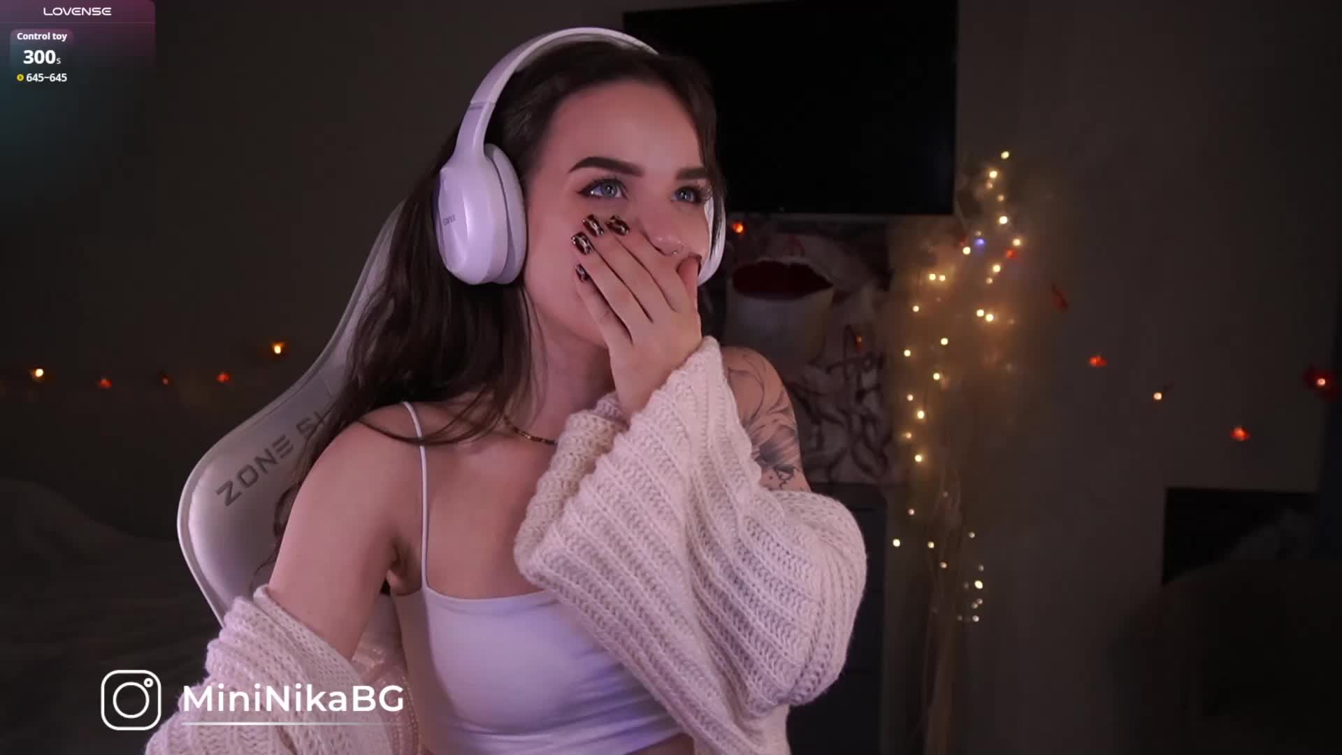 MiniNika Adult Chat November 10, 2025