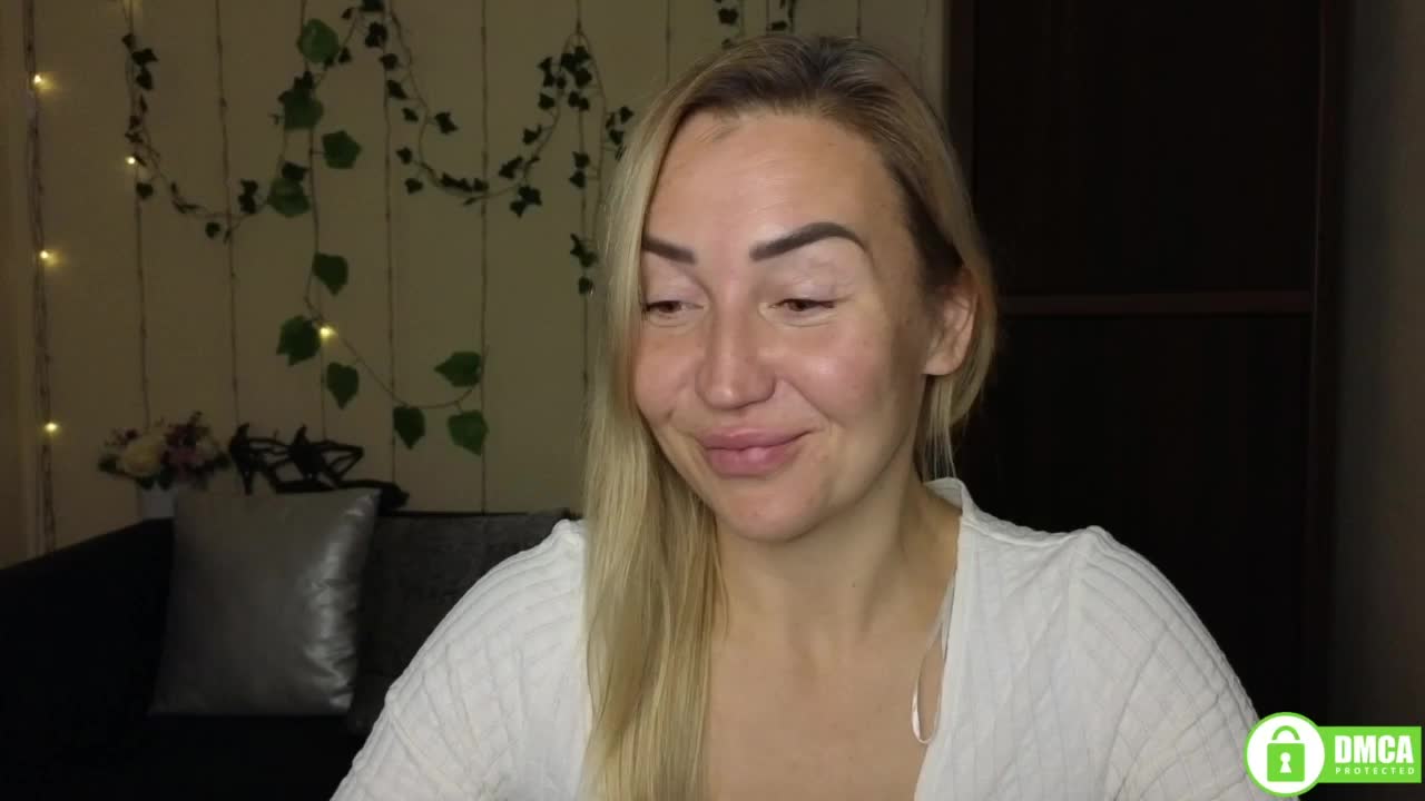 Jullyblondkiss Adult Chat November 10, 2025