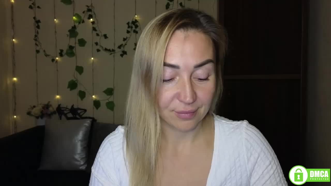 Jullyblondkiss Adult Chat November 10, 2025