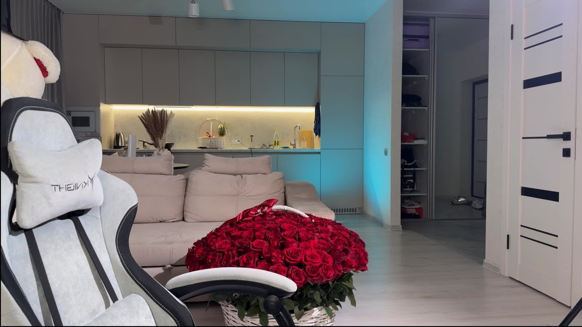 Sofi-Mi Adult Chat November 10, 2025