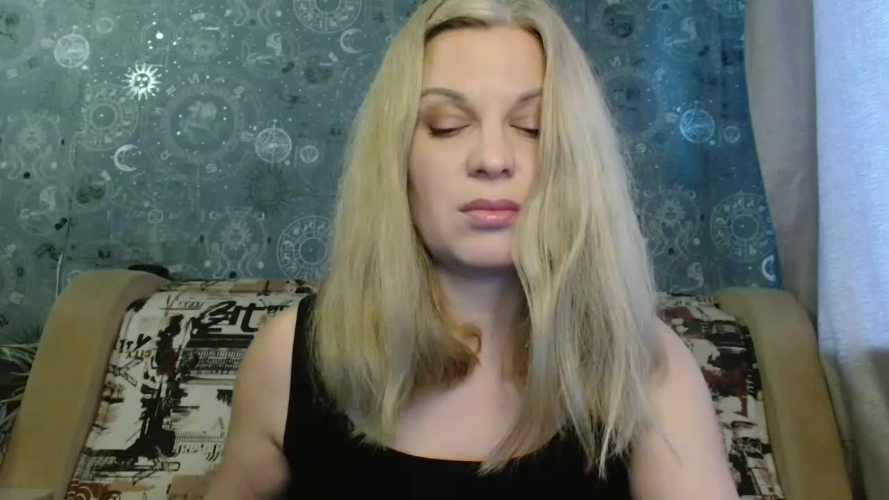 BlondeFox Adult Chat November 10, 2025