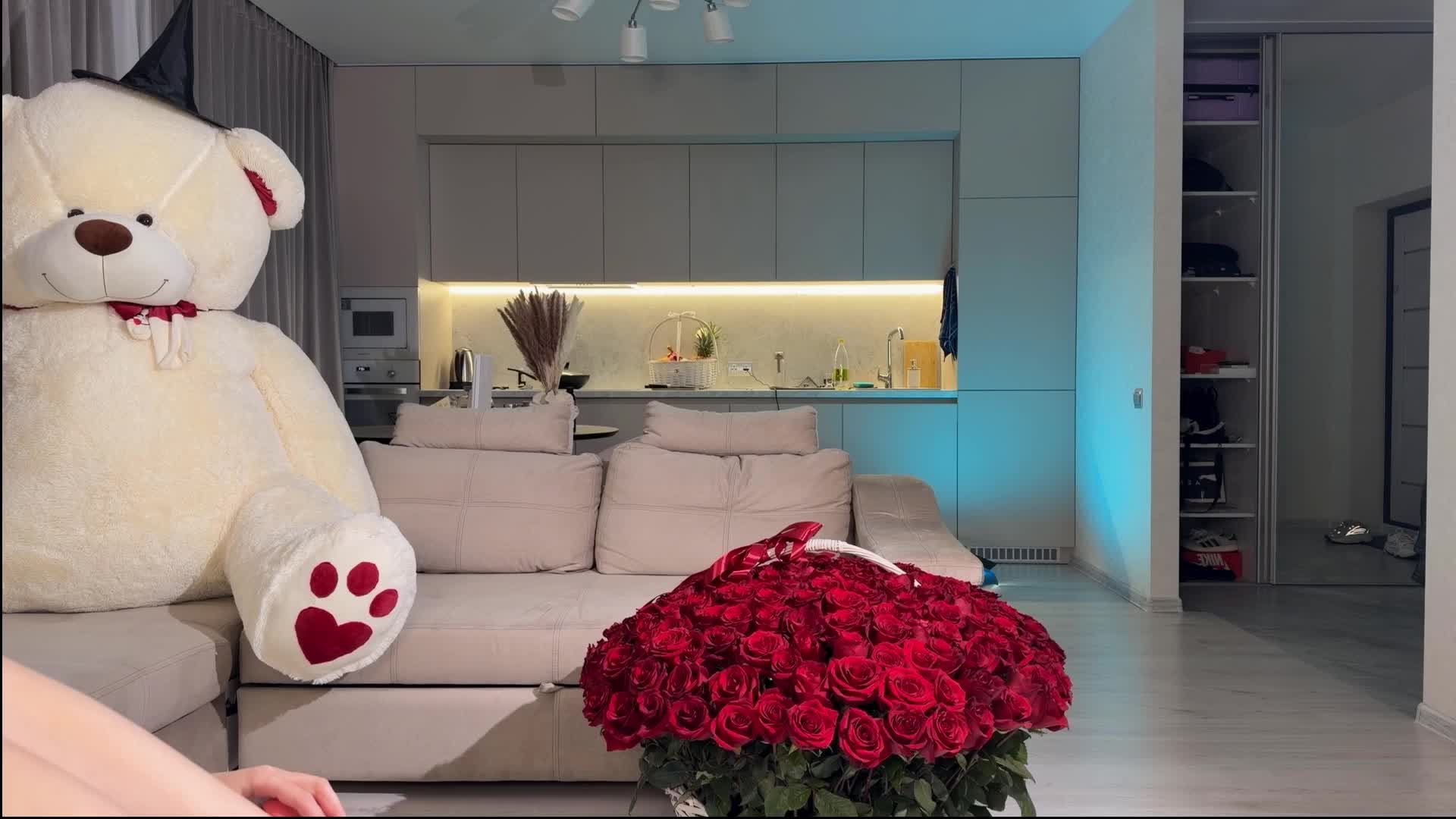 Sofi-Mi Adult Chat November 10, 2025