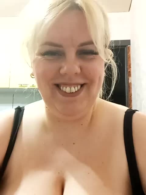 blondy_girl1499 Adult Chat November 10, 2025