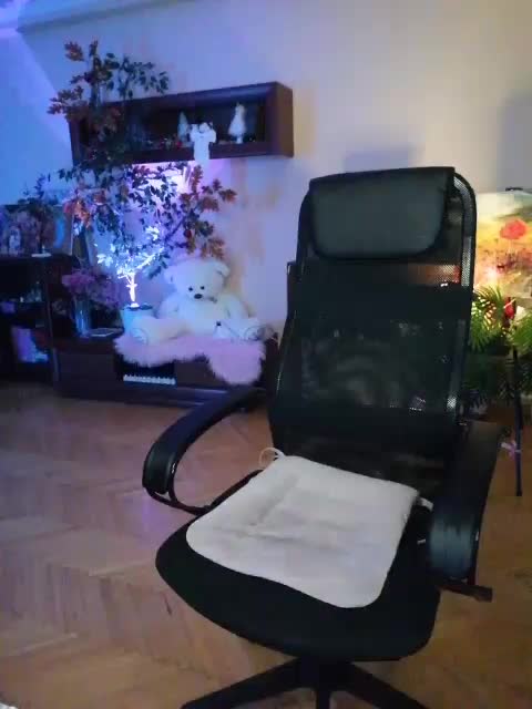 JuliaHesperaks Adult Chat November 10, 2025