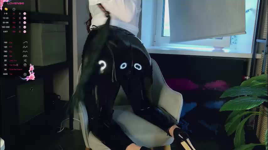 annysue_ Adult Chat November 10, 2025